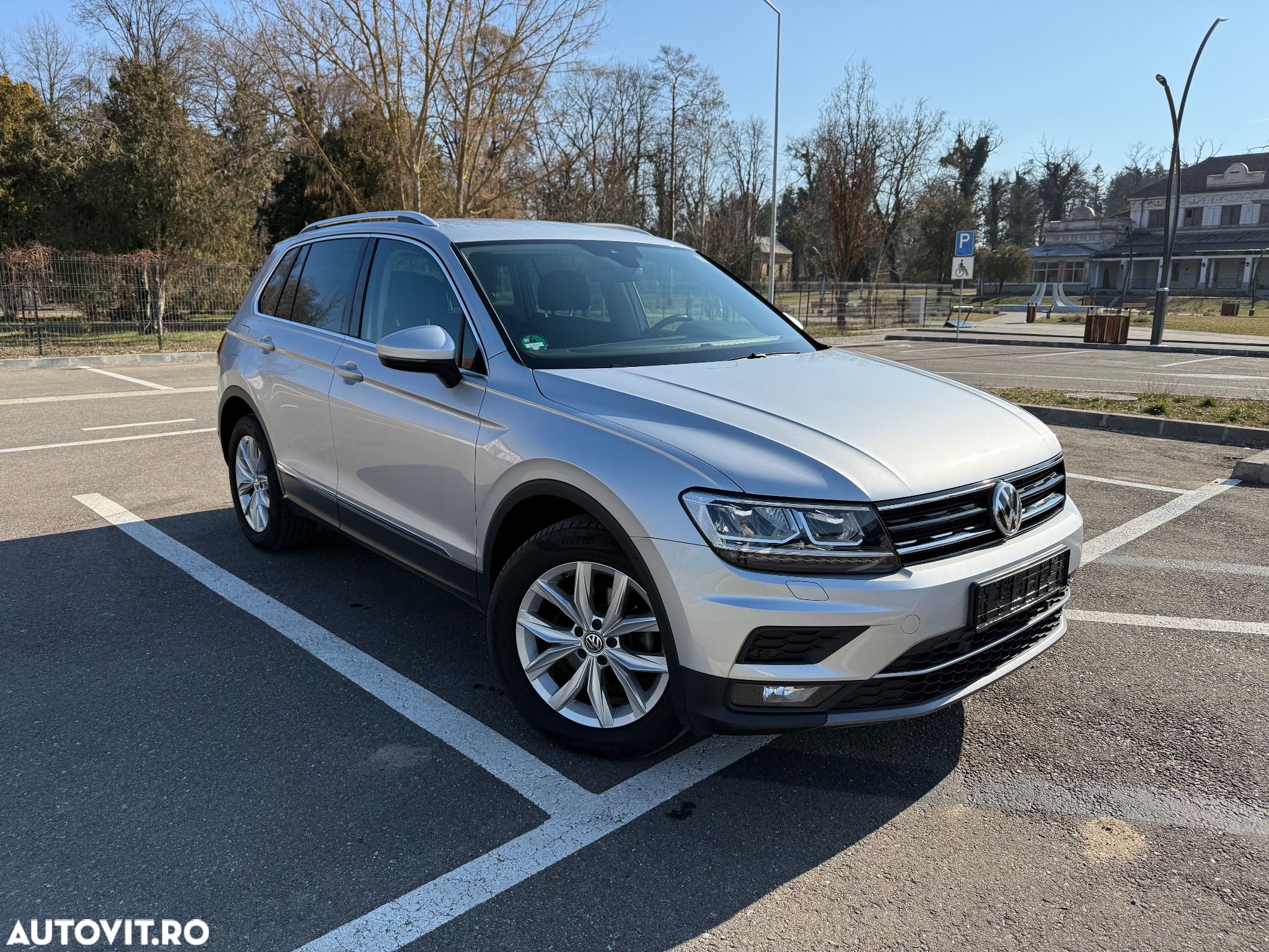 Volkswagen Tiguan 2.0 TDI SCR 4MOTION (BlueMotion Techn.) DSG Highline - 1