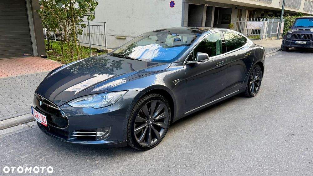 Tesla Model S 2015 photo 2