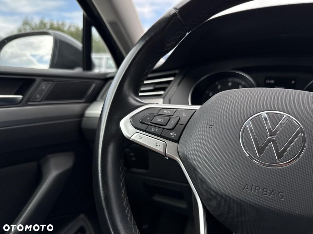 Volkswagen Passat - 15
