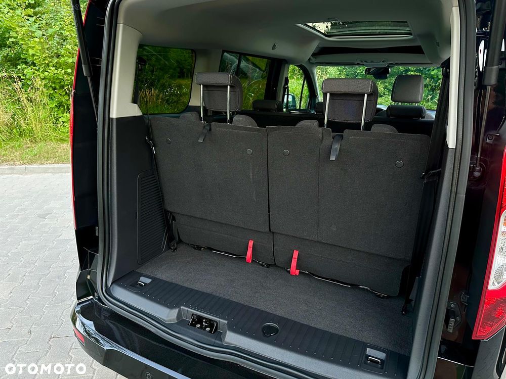 Ford Tourneo Connect Grand - 26