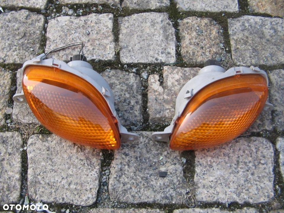 SUZUKI HAYABUSA GSXR 1300 MIGACZE KIERUNKOWSKAZY - 1