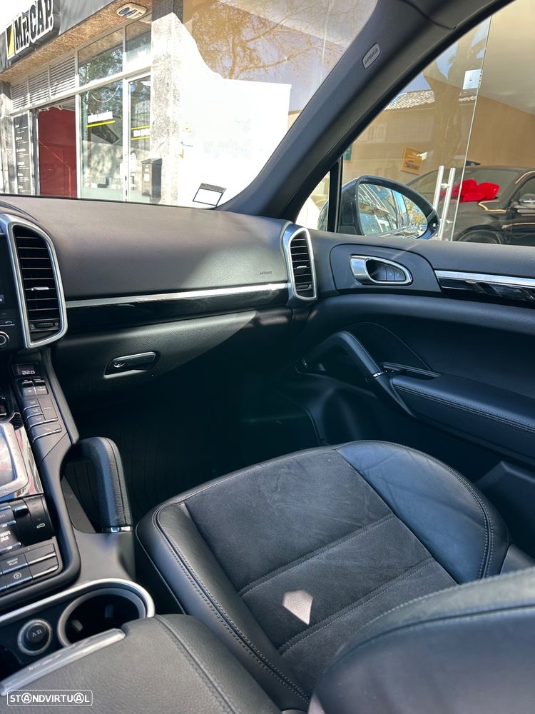 Porsche Cayenne Platinum Edition - 10