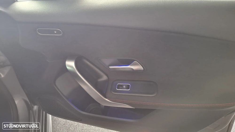 Mercedes-Benz A 200 Limousine AMG Line Aut. - 11