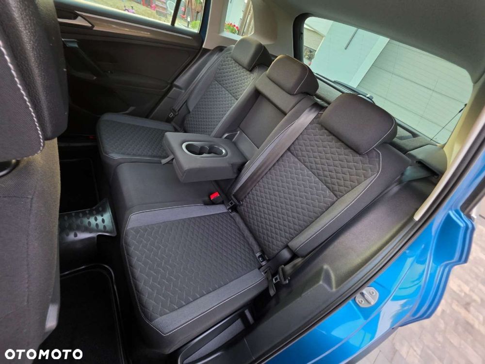 Volkswagen Touran - 23