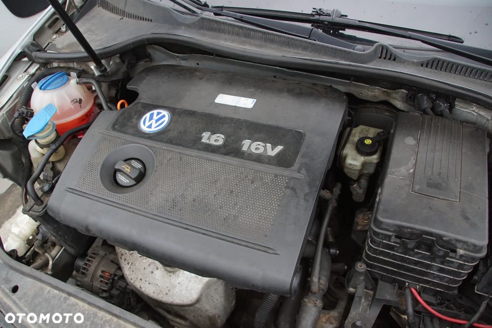 Auto na części - Volkswagen Golf V 1.4 16V BCA FXQ LA7W 2006R Silnik Skrzynia Drzwi Błotnik Klapa Zderzak Lampa Lusterko Klamka Szyba Deska Kokpit Sterownik Moduł Czujnik Licznik Wyświetlacz Panel Kierownica - 19