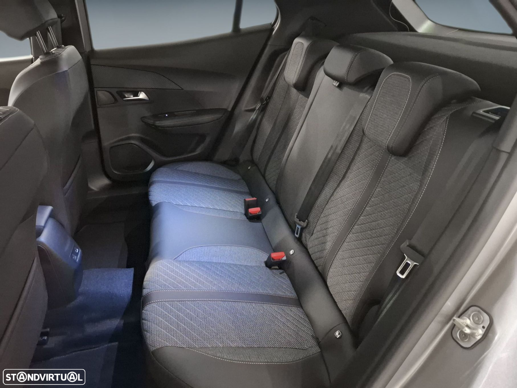 Peugeot 2008 1.2 PureTech Allure - 14