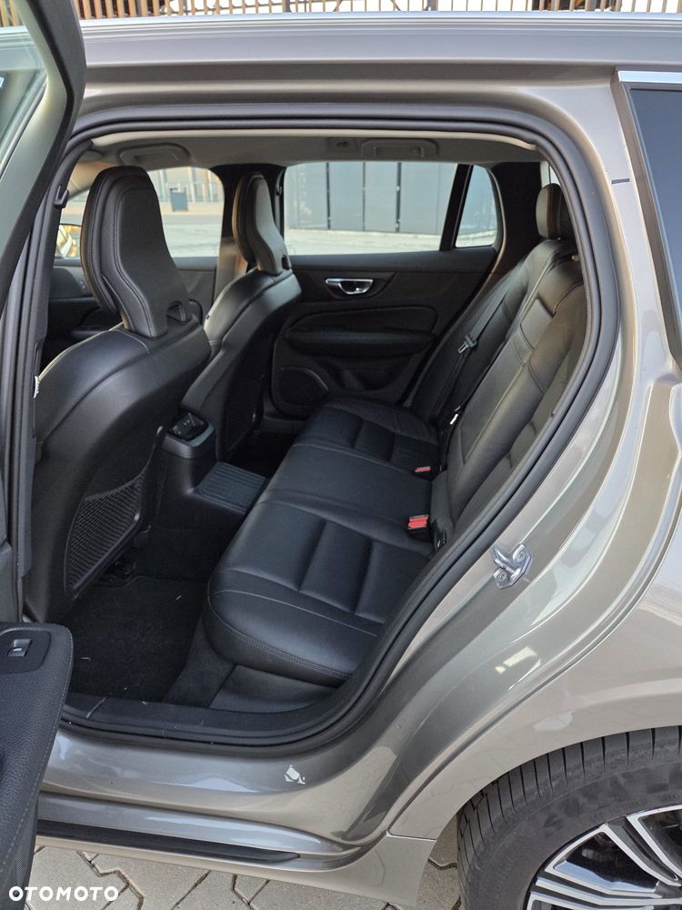 Volvo V60 T6 AWD Recharge Geartronic Inscription Expression - 12