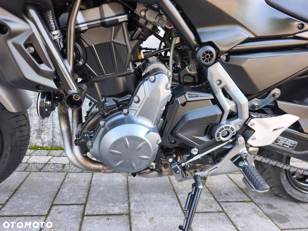 Kawasaki Z 650 - 11