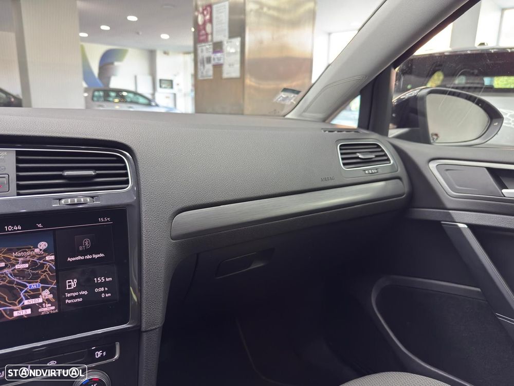 VW e-Golf AC/DC - 41