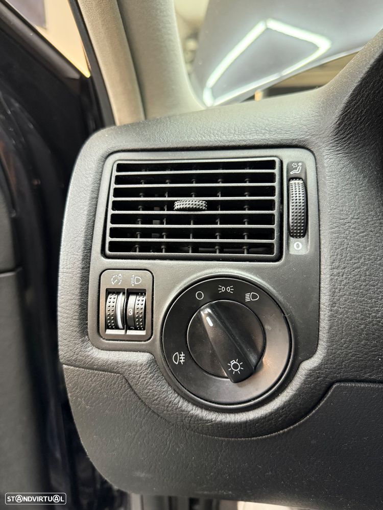 VW Golf 1.6i 25 Anos - 14
