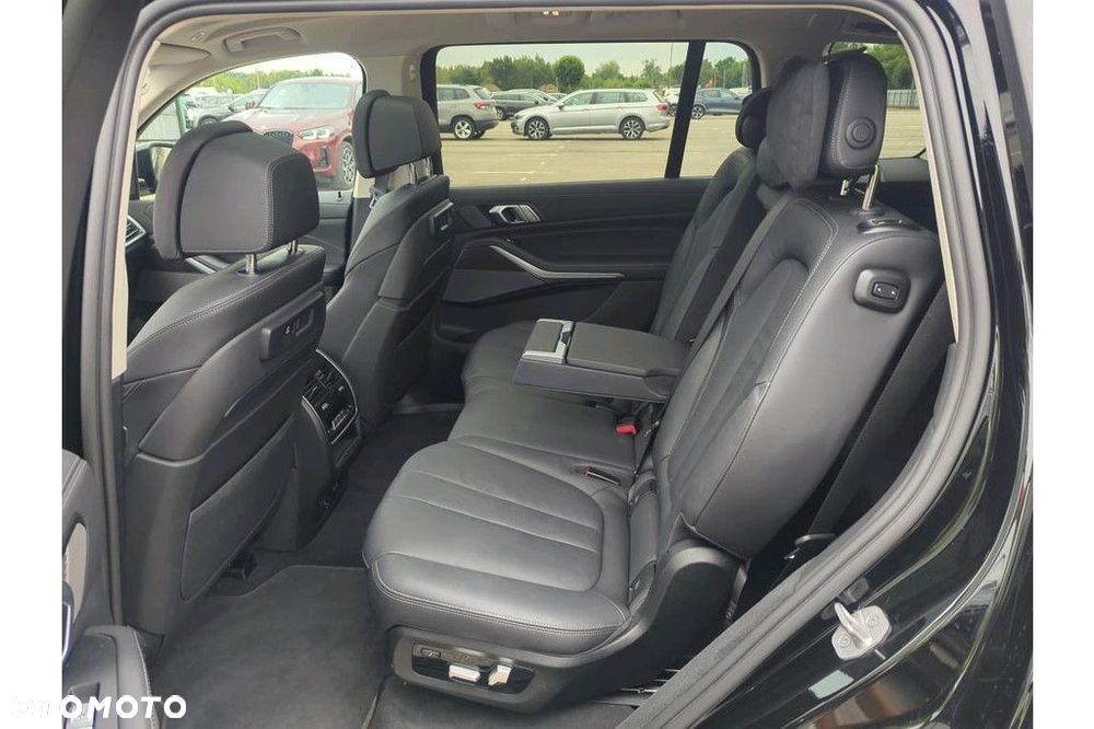 BMW X7 - 16