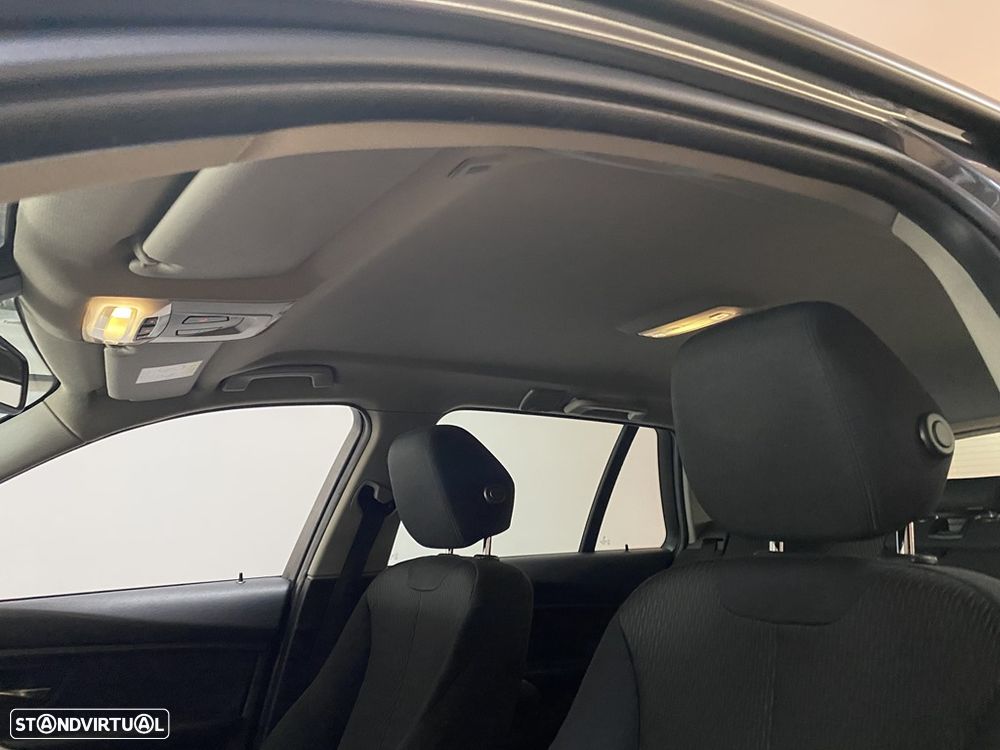 BMW 318 d Auto Exclusive - 30