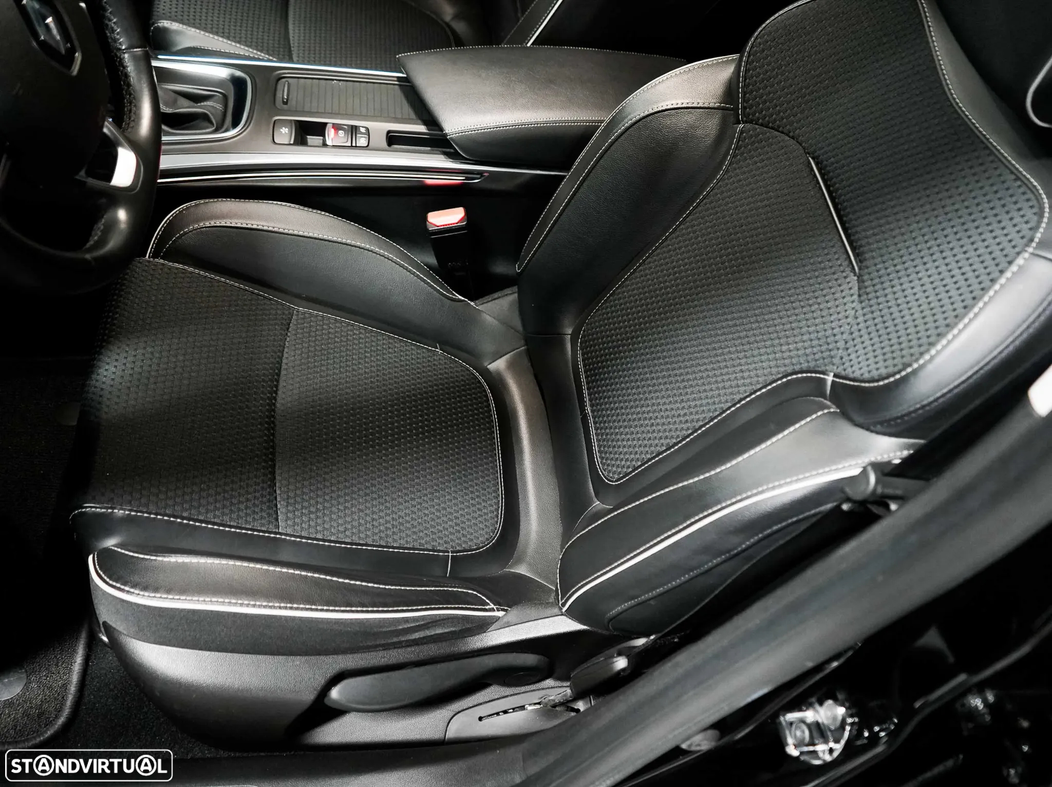 Renault Mégane Sport Tourer 1.5 Blue dCi Bose Edition EDC - 24