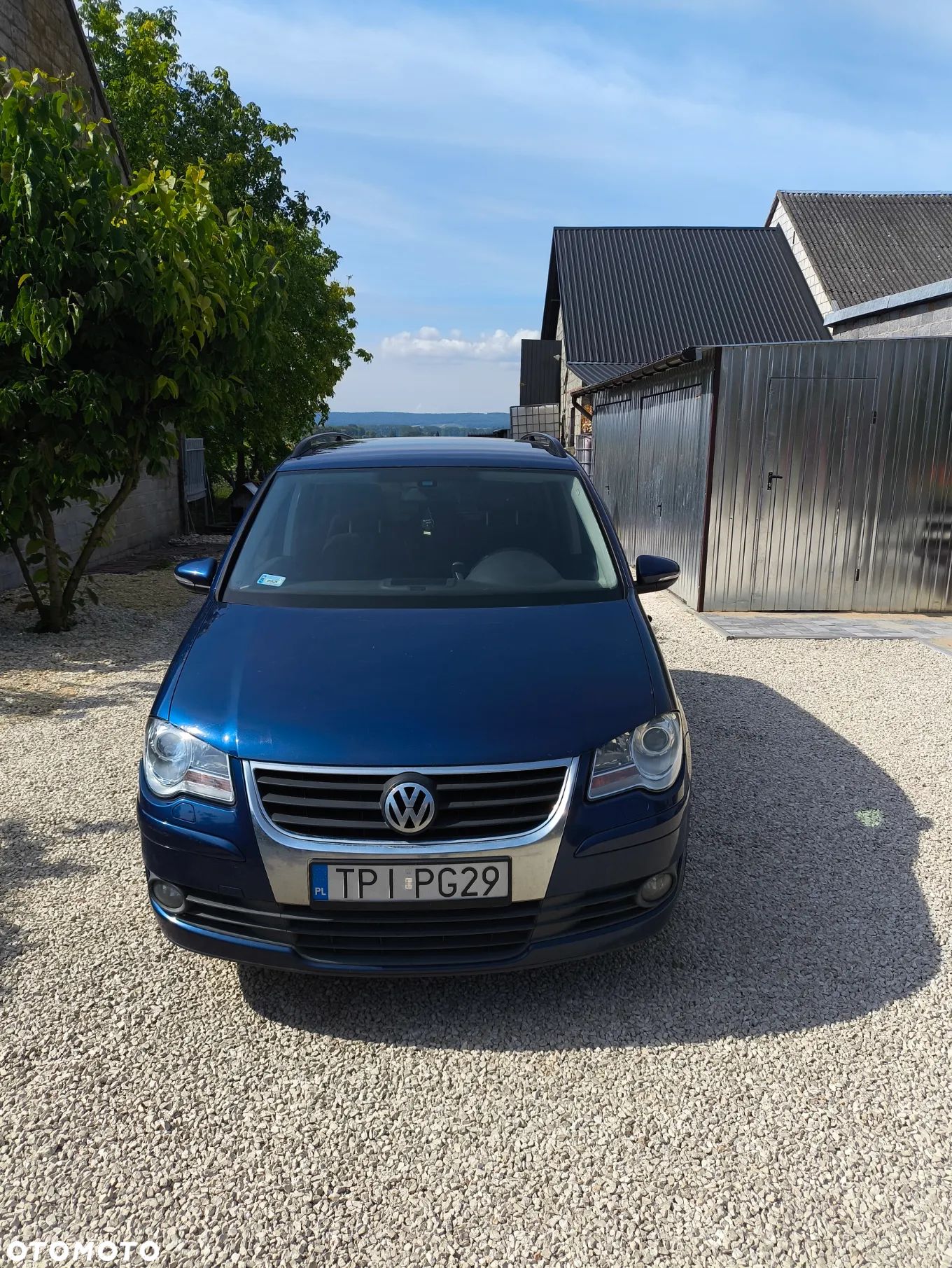 Volkswagen Touran - 1