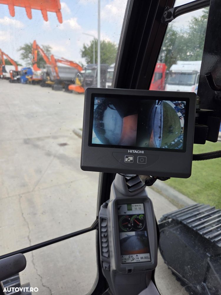 Hitachi ZX300LCN-6, 2019, 8.944h, cupa NOUA 1,8mc, 31,6tone, Ad sapare 7,5m, latime 3m, camere spate si laterale, inst picon si rotire pe brate, consum mediu 19,6l, lant 90% ok doar 721h deplasare, avertizare antirasturnare, posibl leasing-PROMOTIE 93.900Eur - 15