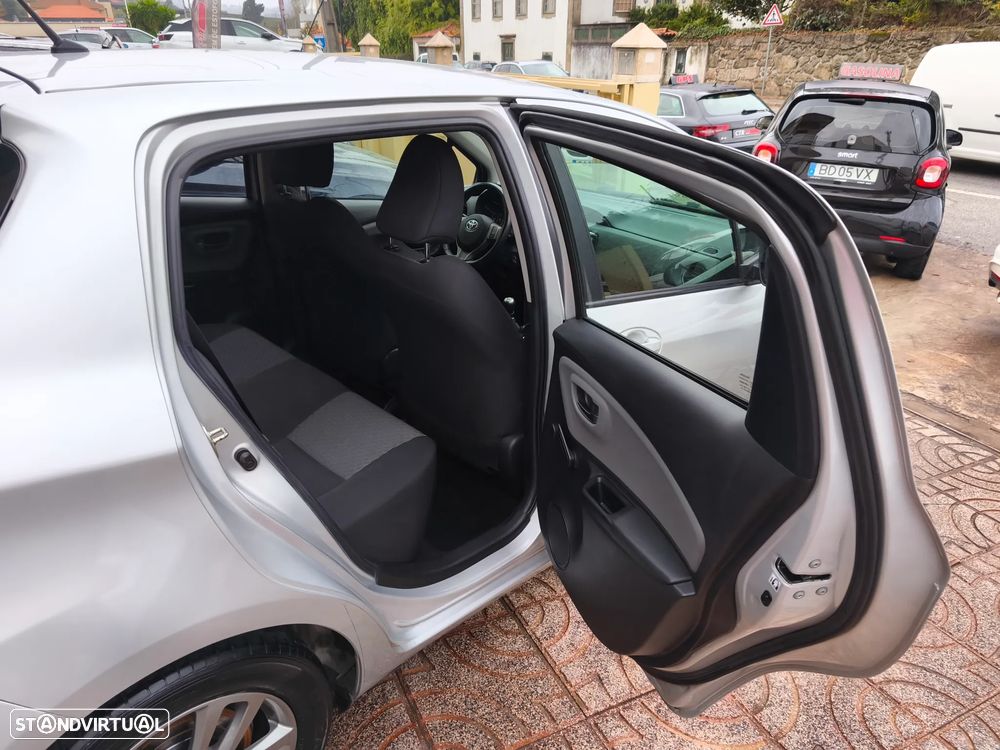 Toyota Yaris 1.4 D-4D Comfort 99g - 25