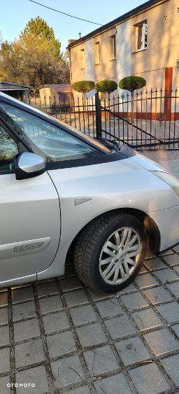 Renault Espace 2.2 dCi Dynamique - 4