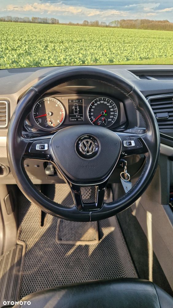 Volkswagen Amarok - 16