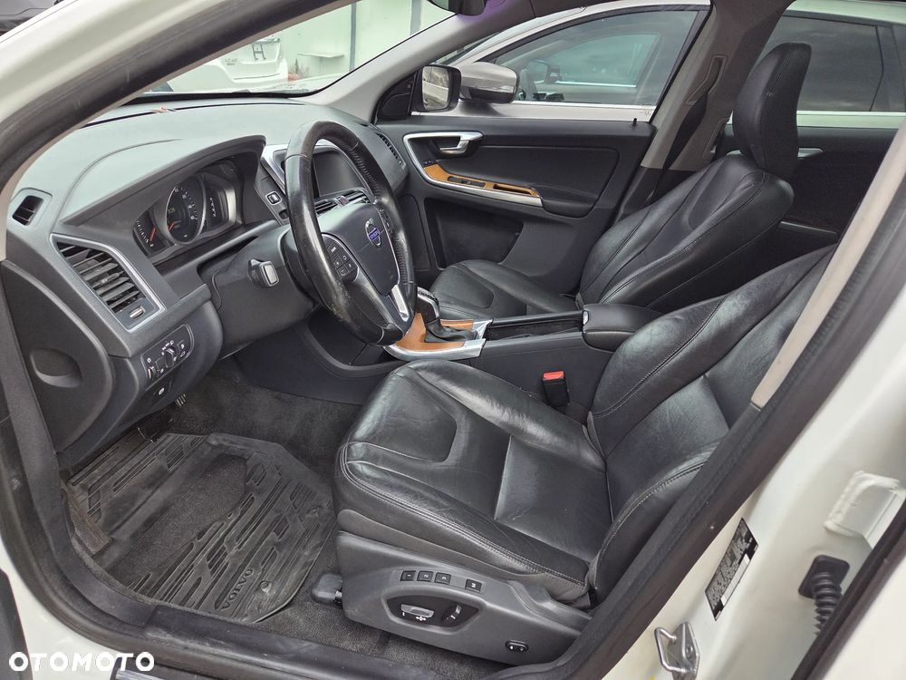 Volvo XC 60 T5 Drive-E Momentum - 5