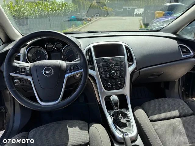 Opel Astra IV 1.4 T Cosmo - 3