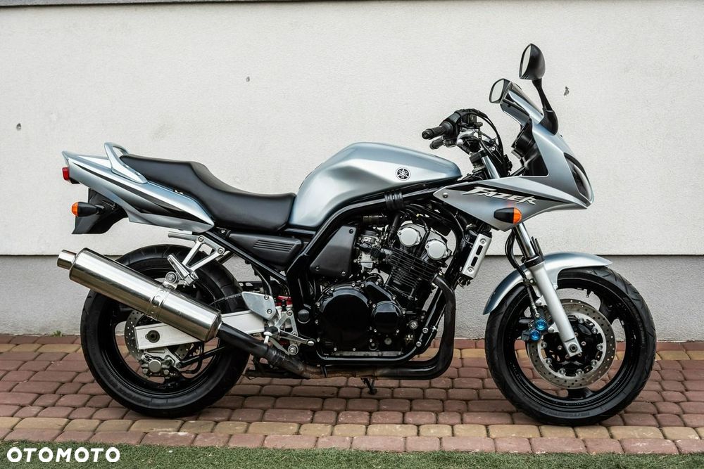 Yamaha FZS - 2