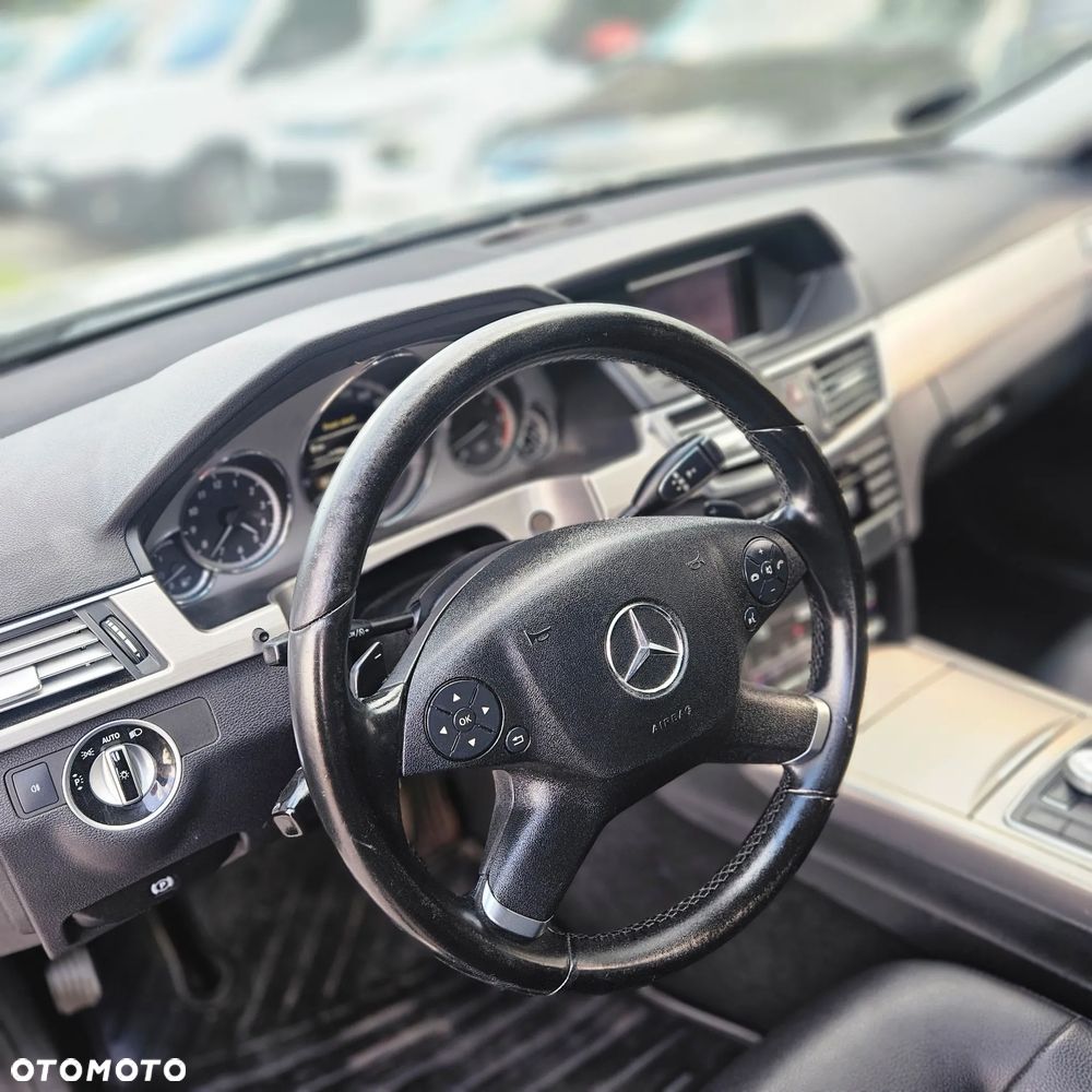 Mercedes-Benz Klasa E 350 CDI DPF BlueEFFICIENCY 7G-TRONIC Avantgarde - 19