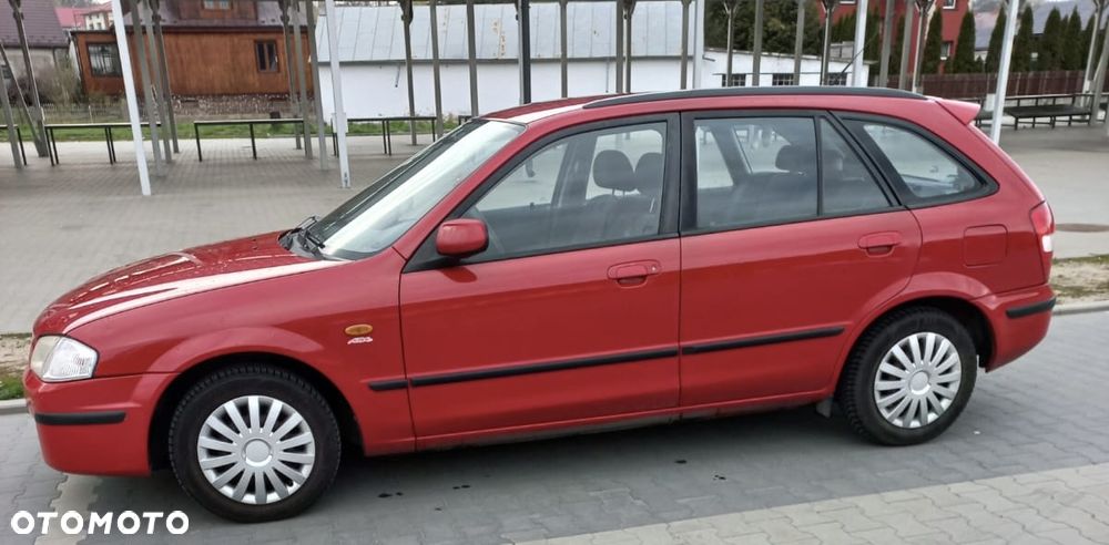 Mazda 323F - 7