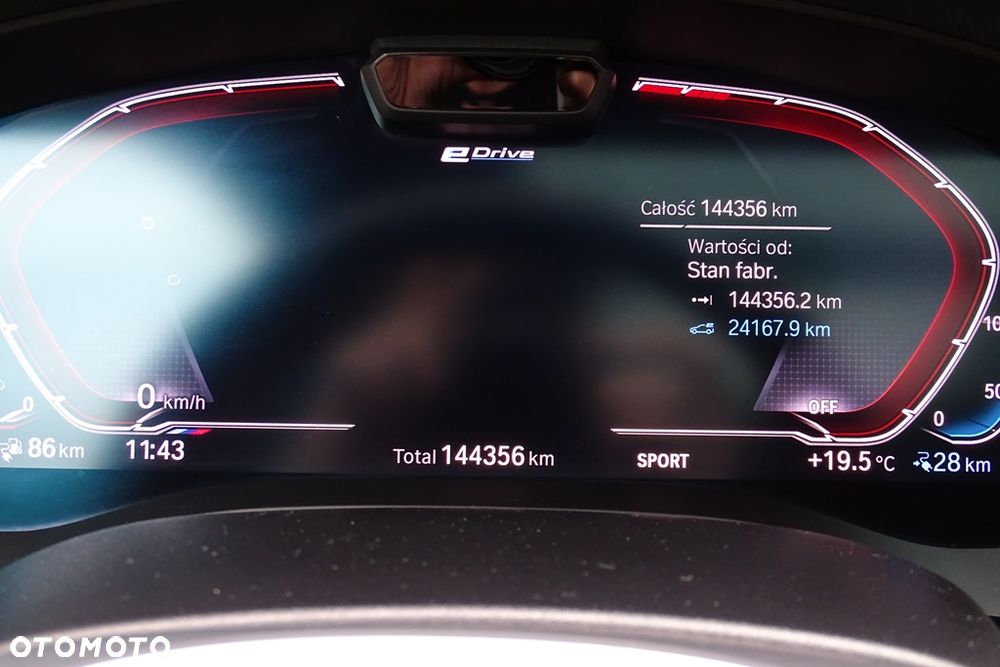 BMW Seria 5 530e xDrive M Sport sport - 32
