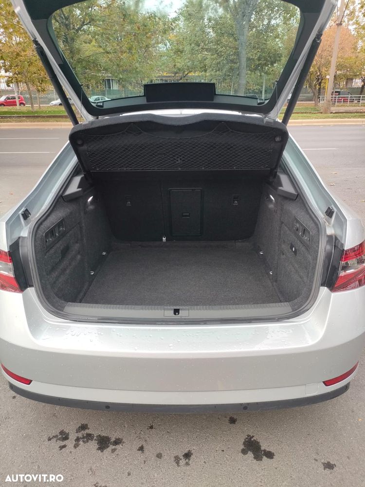 Skoda Superb 2.0 TDI 4X4 DSG L&K - 11