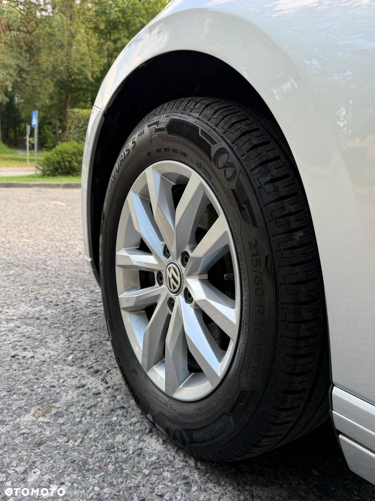 Volkswagen Passat - 24