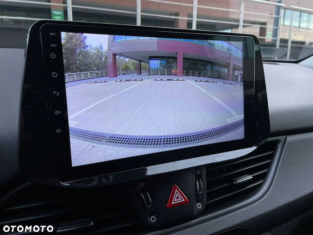 Hyundai i30 1.5 DPI Classic + - 33