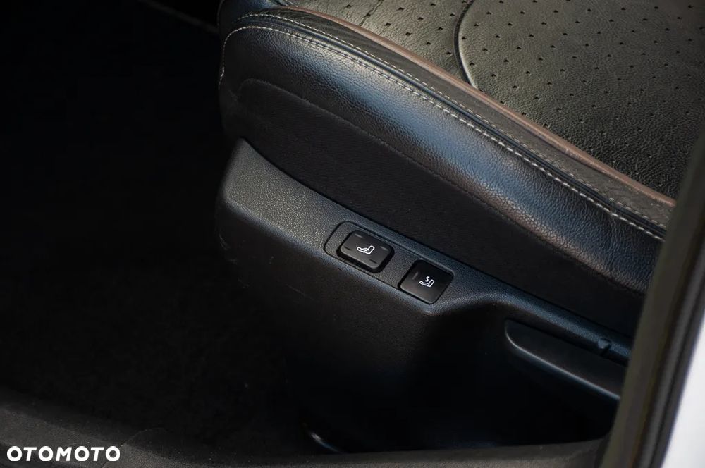 Citroën DS4 HDi 165 SoChic - 29