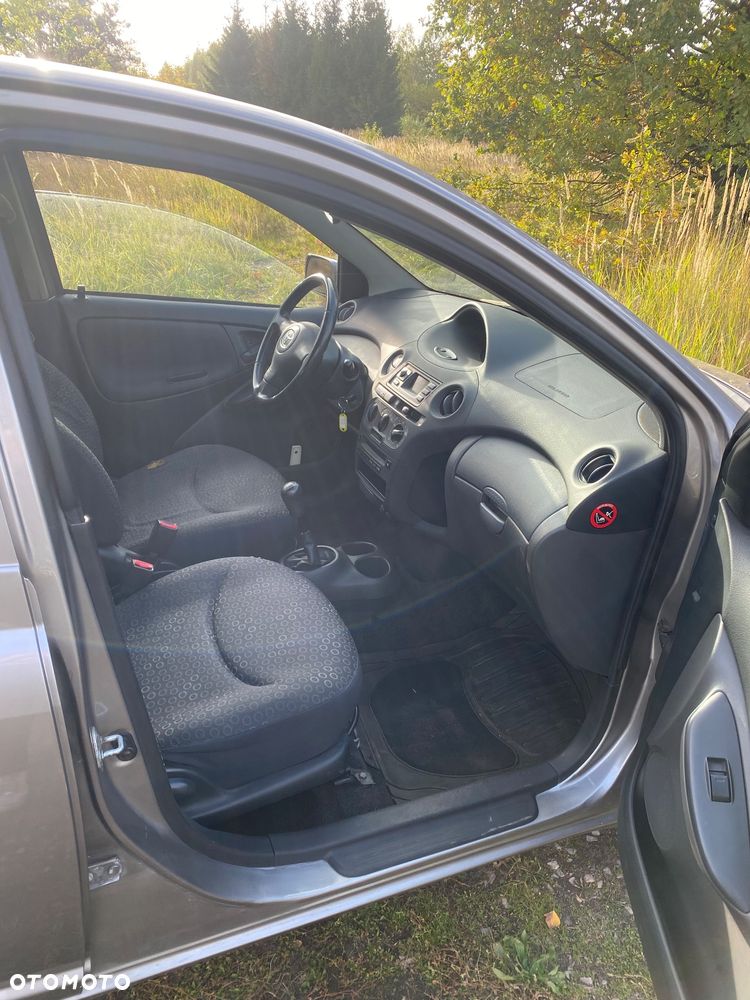 Toyota Yaris - 7