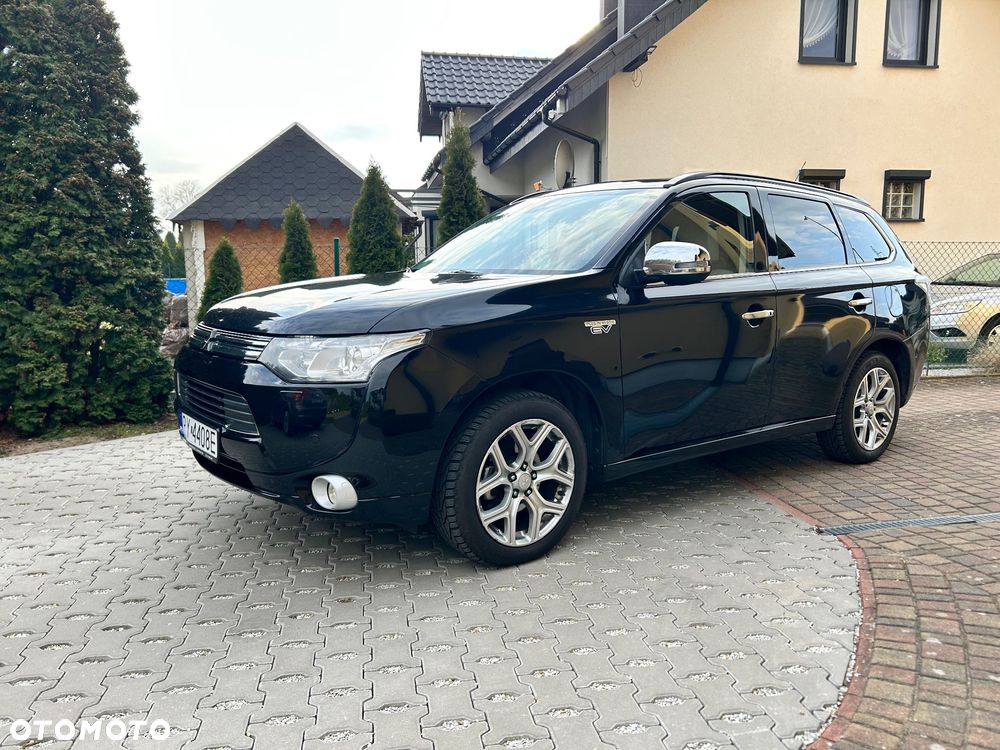 Mitsubishi Outlander Instyle NAVI + - 8