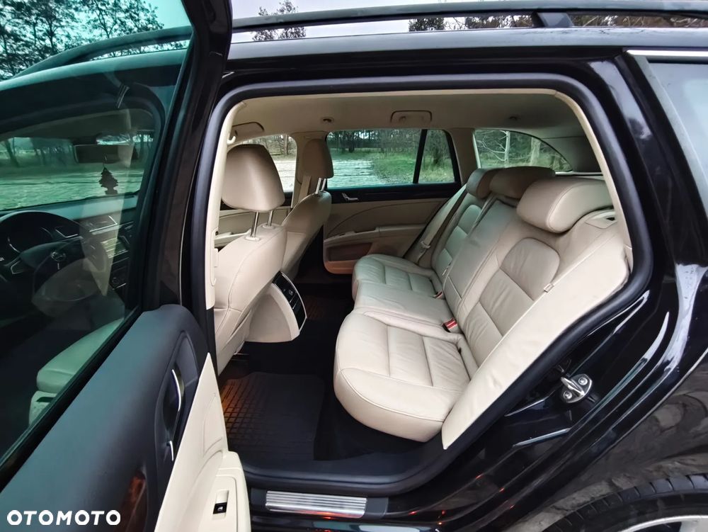 Skoda Superb 2.0 TDI PD Elegance - 22