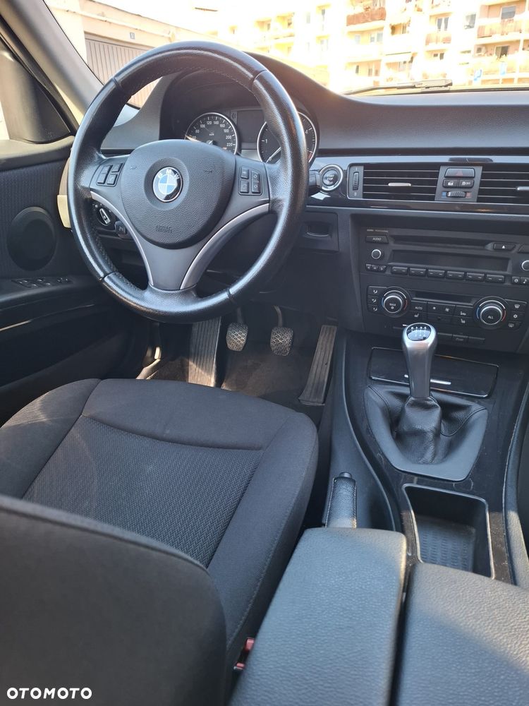 BMW Seria 3 318d DPF Edition Lifestyle - 13