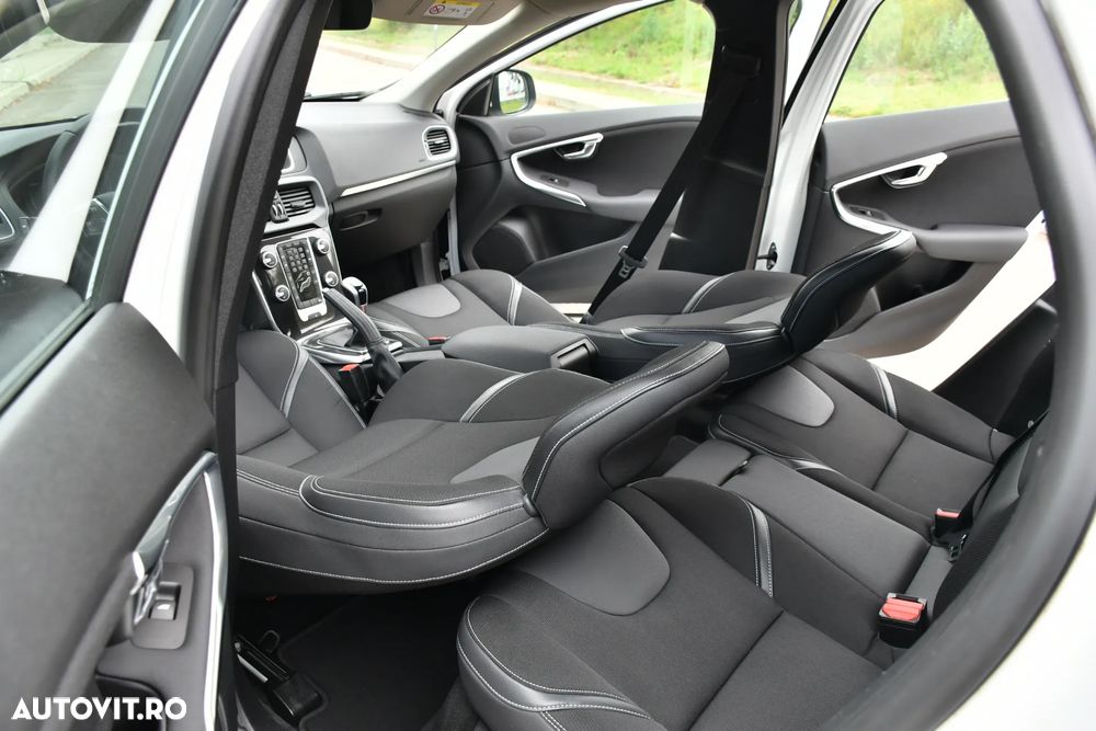Volvo V40 D2 Summum - 26