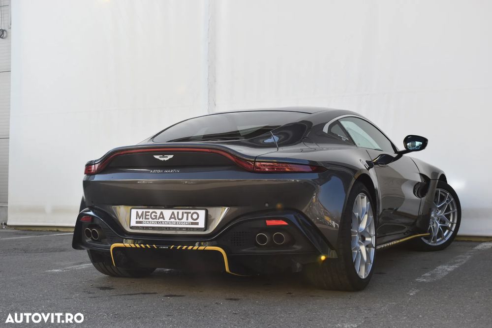 Aston Martin V8 Vantage - 8