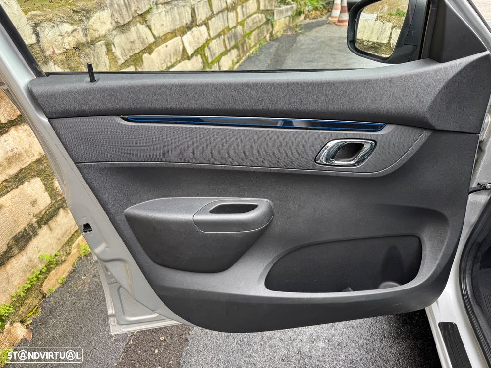 Dacia Spring Comfort - 12