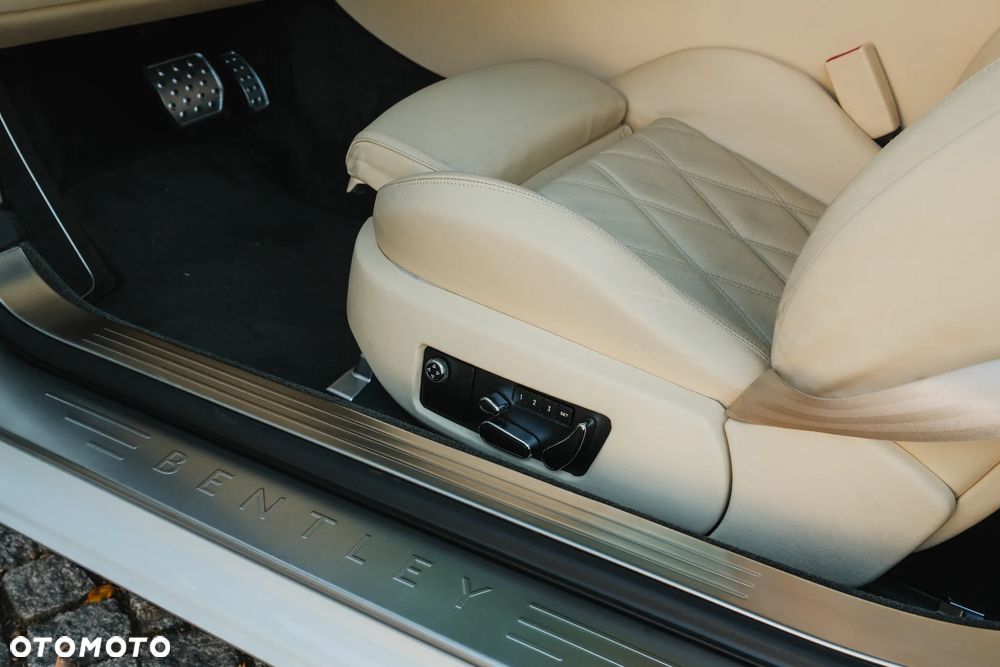 Bentley Continental GT Standard - 24