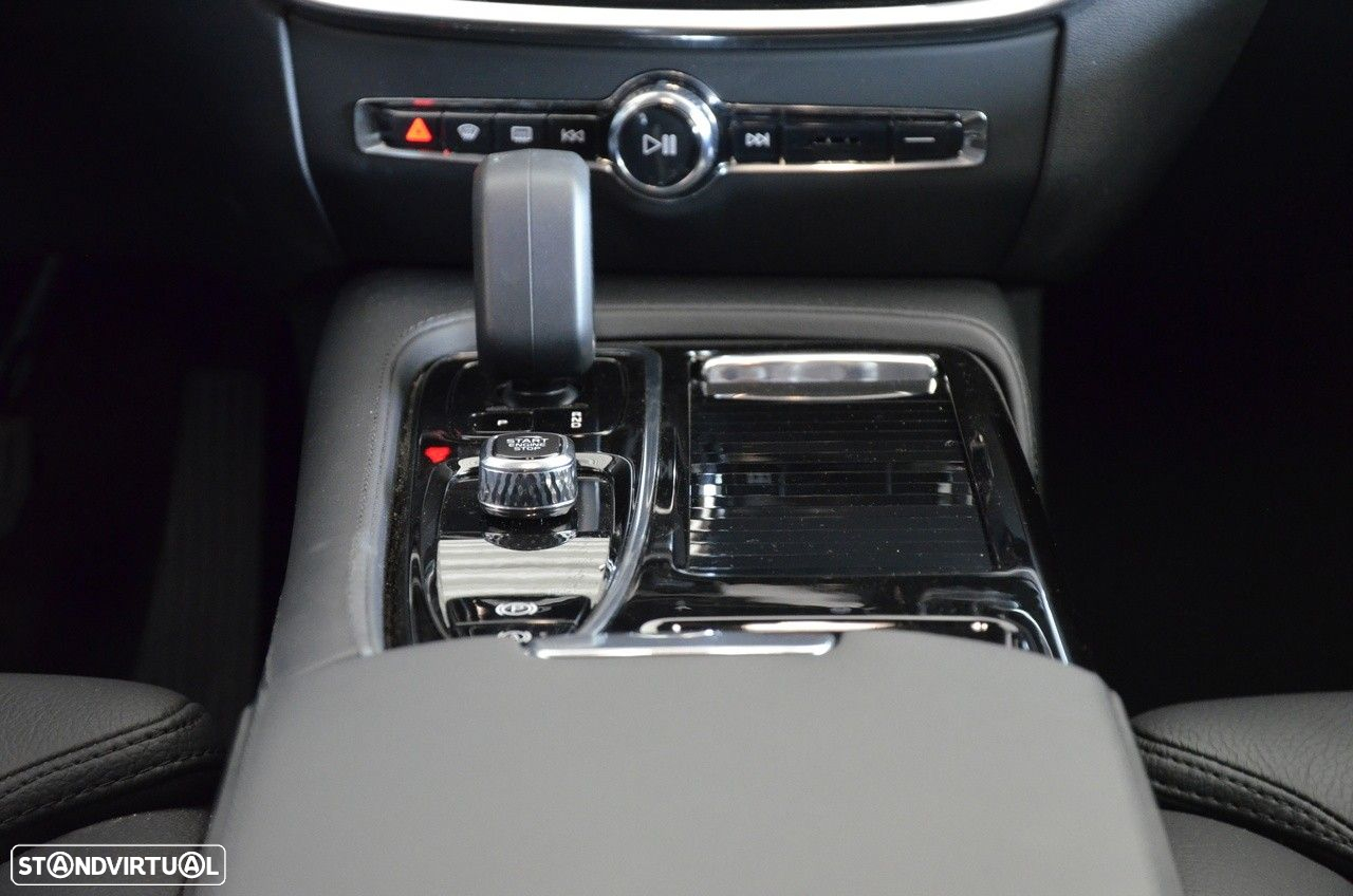 Volvo V60 2.0 T6 AWD TE Plus Dark - 14