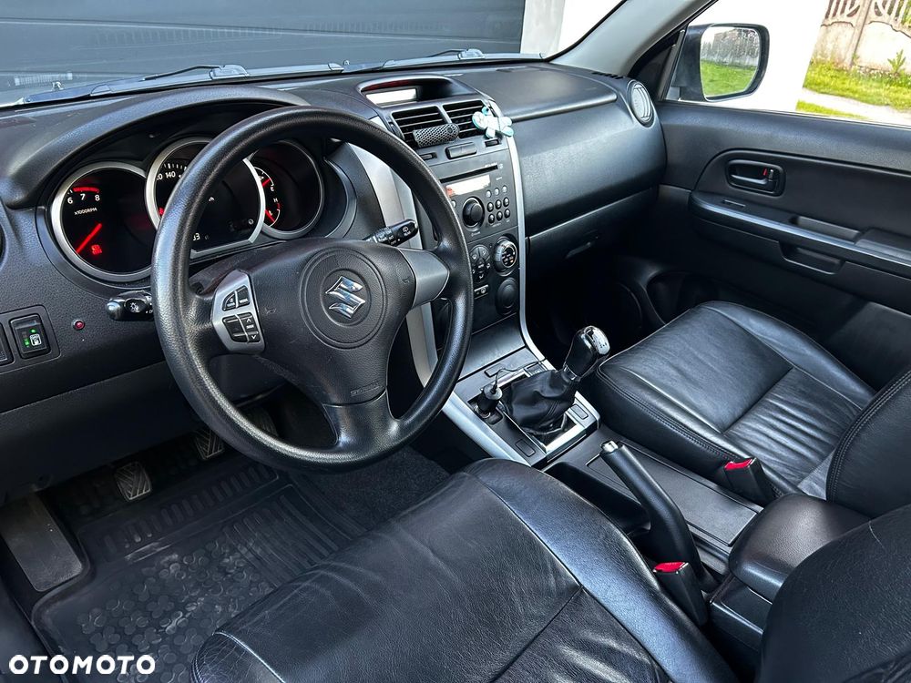 Suzuki Grand Vitara 1.6 - 17