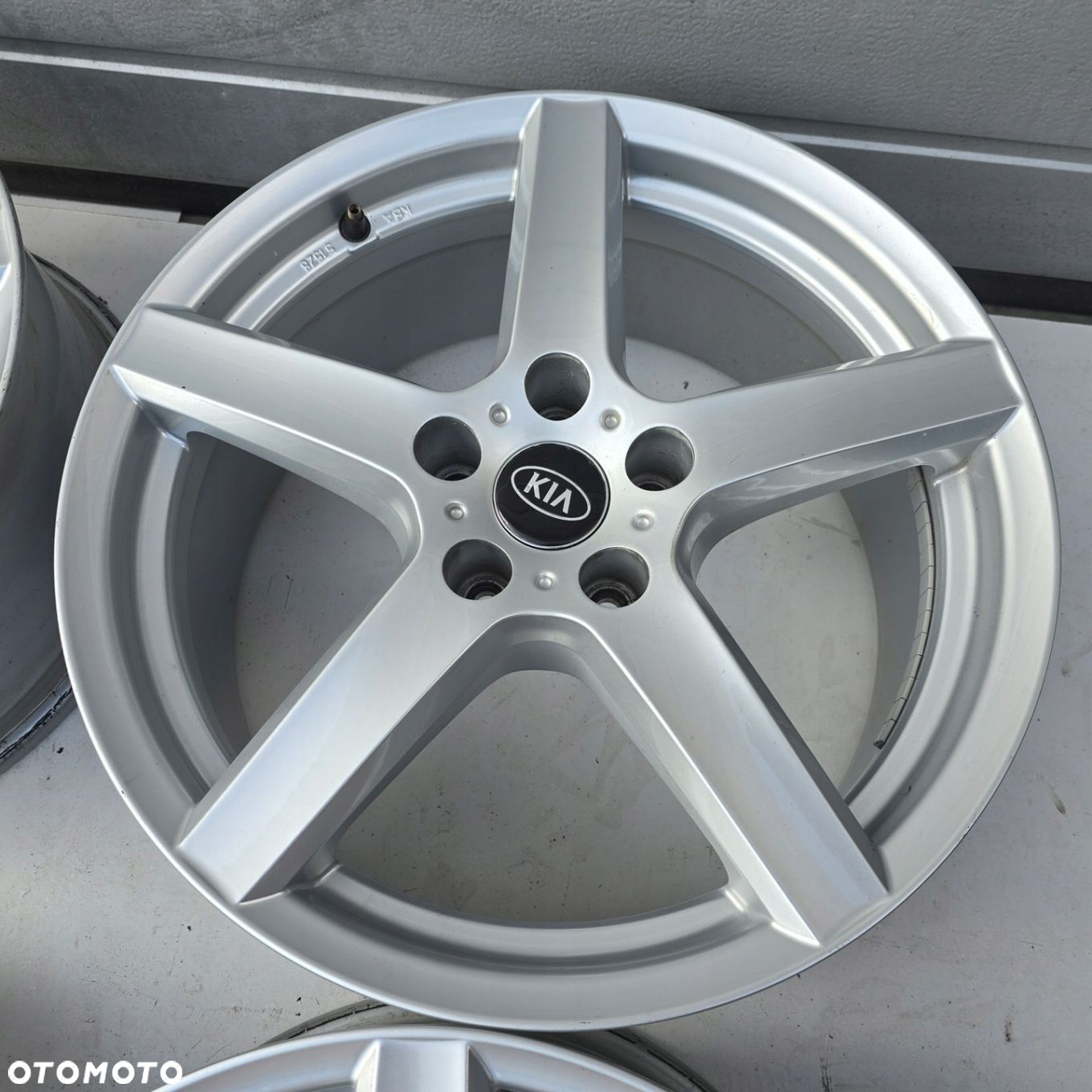 KIA PROCEED X CEED NIRO OPTIMA CARENS VENGA HYUNDAI 18 5x114.3 ET40 4X - 6
