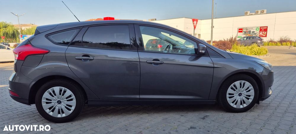Ford Focus 1.5 TDCi DPF Start-Stopp-System Business - 9