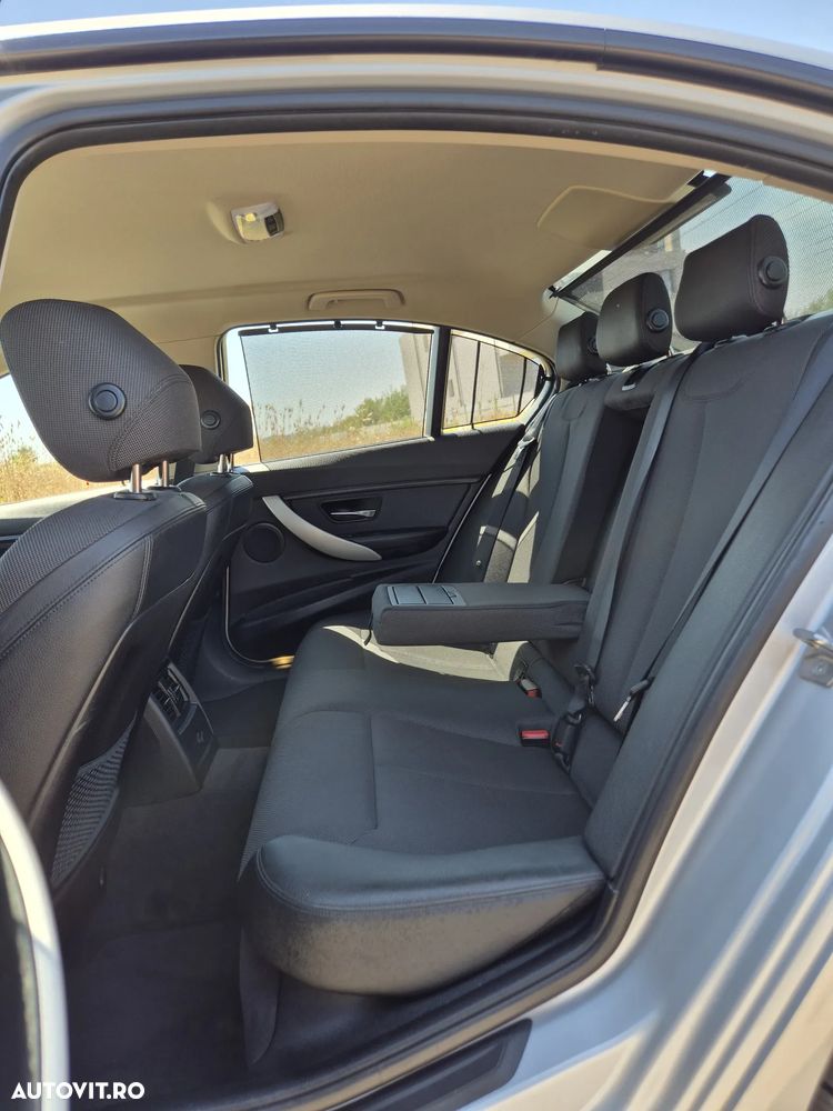 BMW Seria 3 320d xDrive Aut. Sport Line - 13