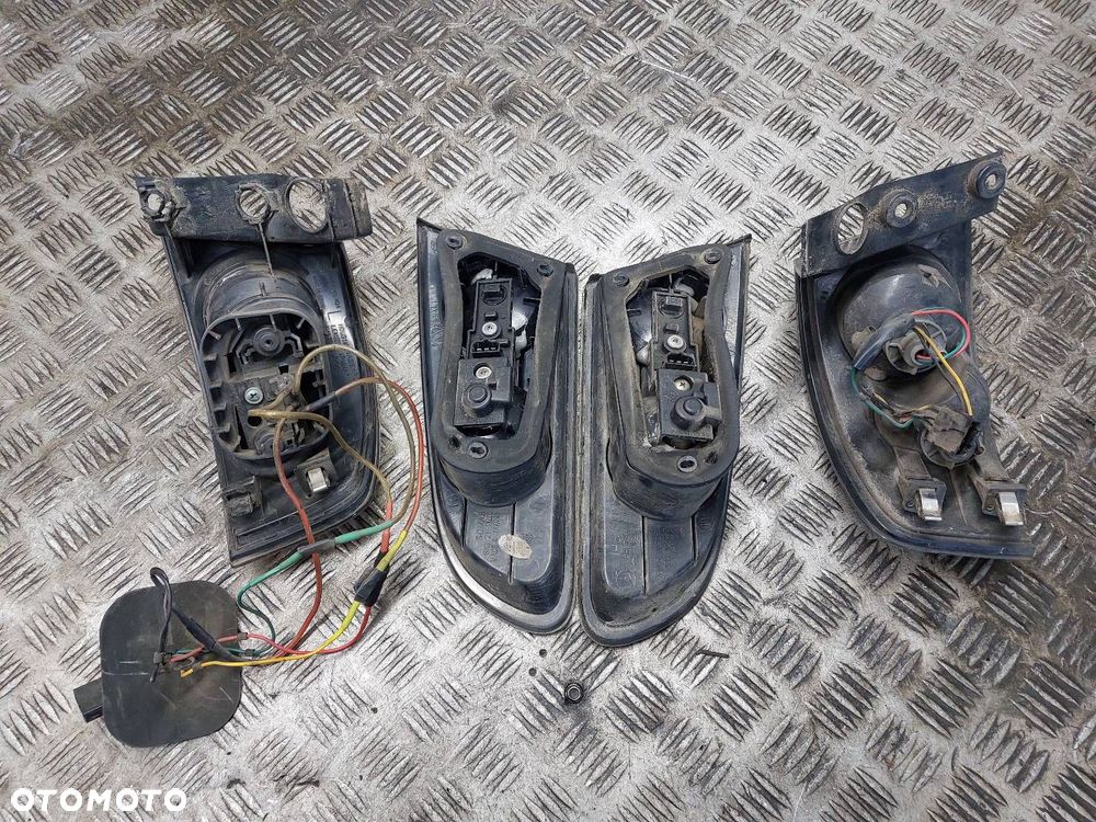 LAMPA LEWY TYŁ PRAWY TYŁ W BŁOTNIK W KLAPĘ SONAR SEAT IBIZA III ID: 237472 - 10