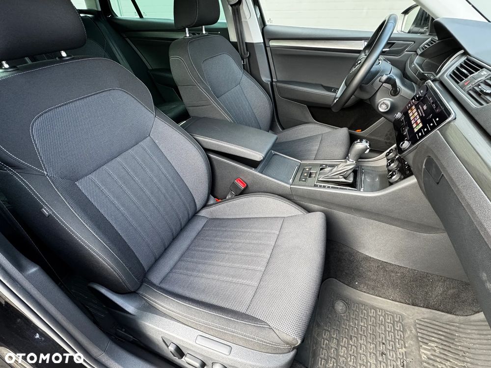 Skoda Superb 2.0 TDI SCR 4x4 Style DSG - 11