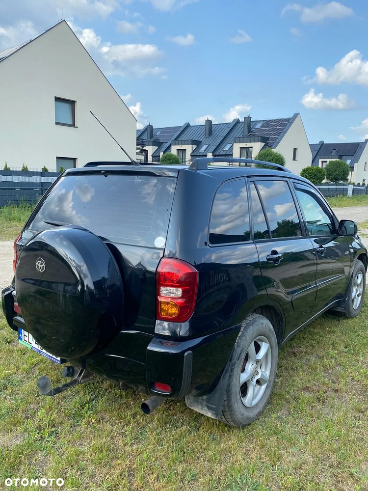 Toyota RAV4 2.0 D-4D 4x4 - 5