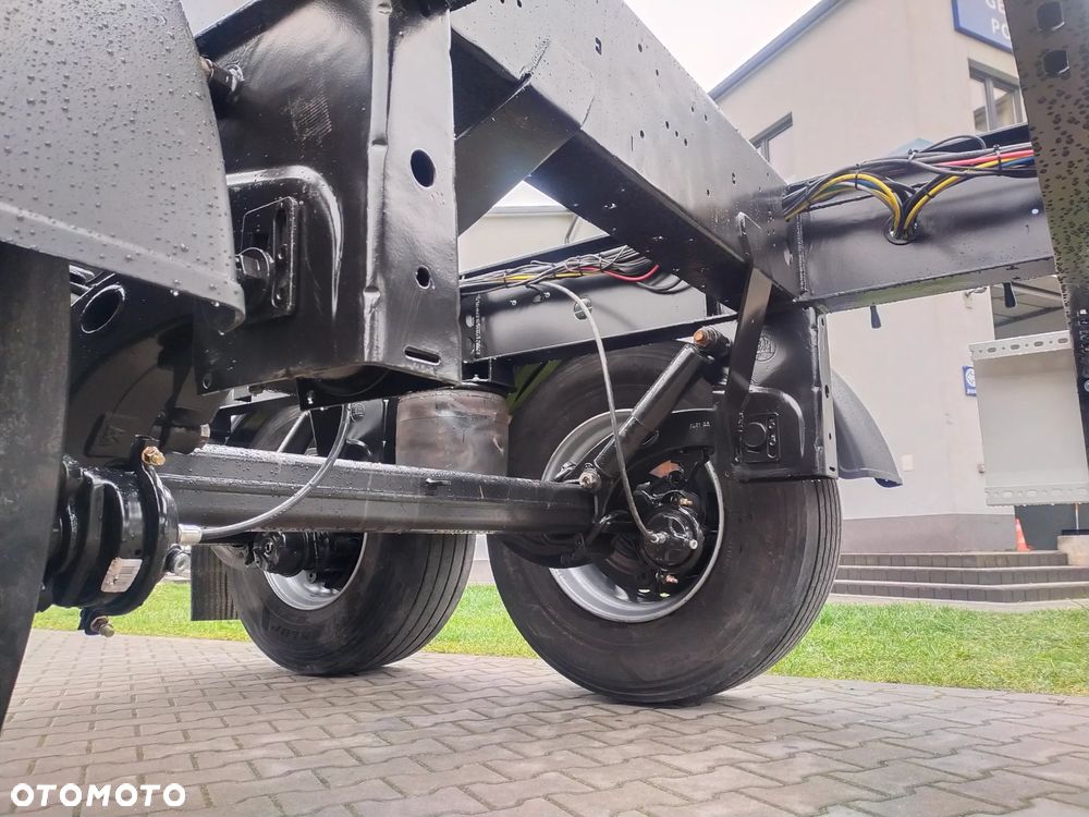 Krone Przyczep BDF 3 osie Gruba Solidna rama - 11