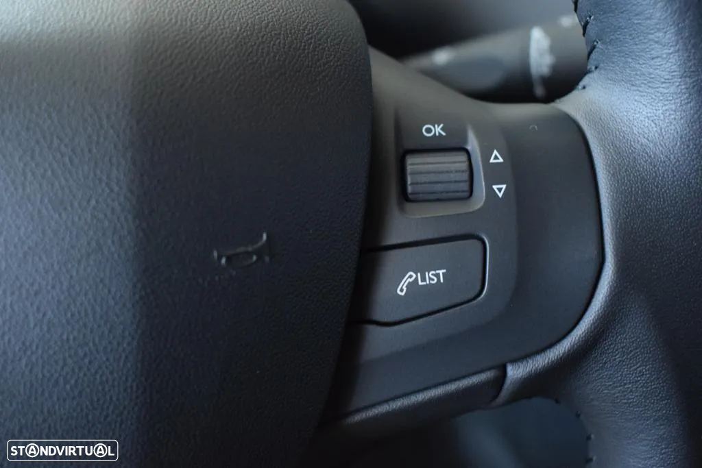 Peugeot 208 1.5 BlueHDi Signature - 11